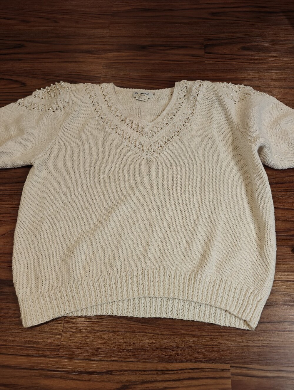 Vintage 1980s Cream Short Sleeve Knit Sweater V-Neck Beaded Shoulder Accents